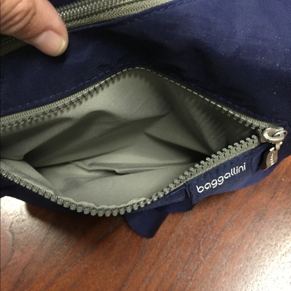 Baggallini Navy Crossbody - Picture 4 of 5